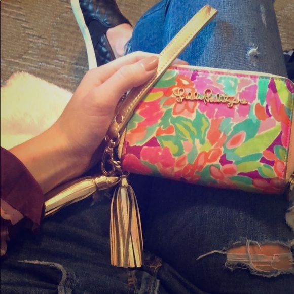 LILLY PULITZER Wristlet - Picture 2 of 6
